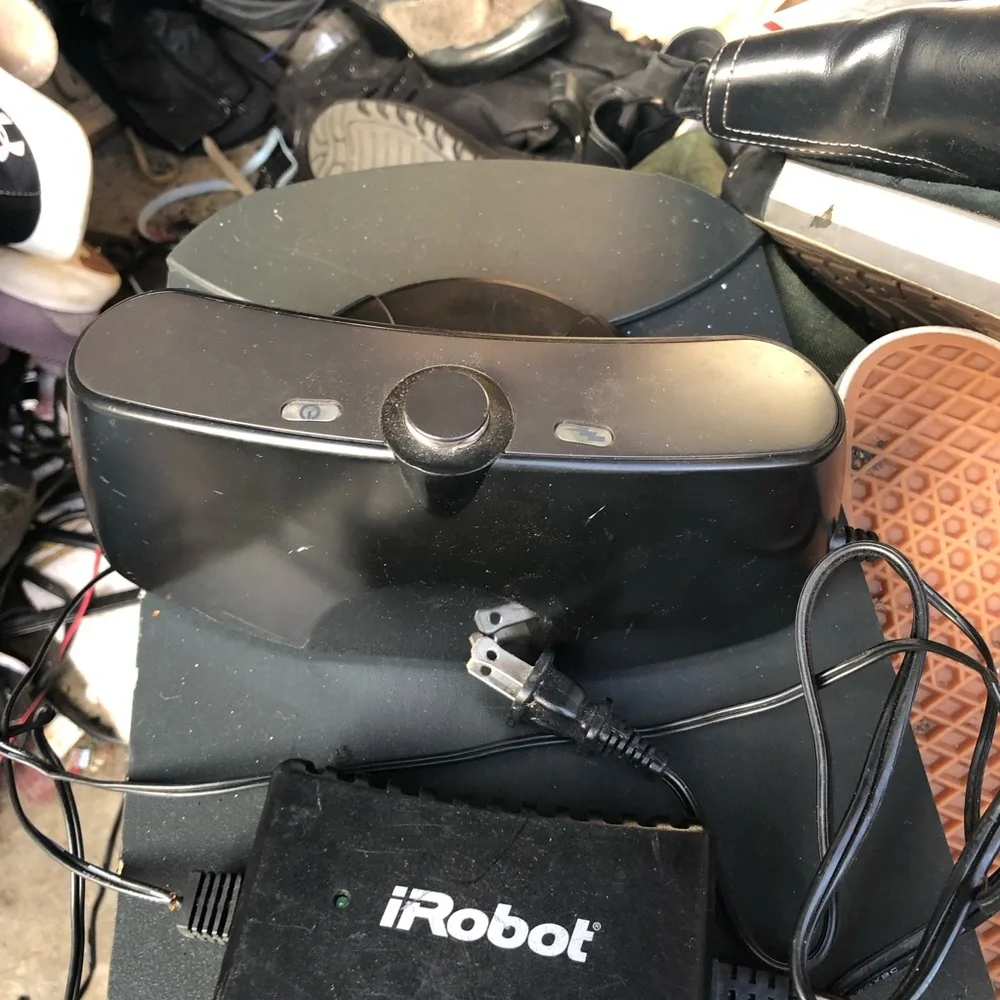 IRobot Roomba Black Charging Dock for VR Accessories